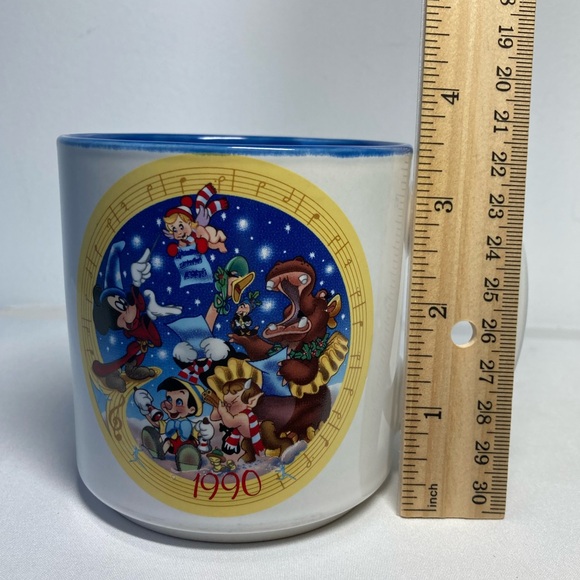 VTG 1990 Disney Christmas 10 oz Coffee Mug Mickey Pinocchio Jiminy Hippo Japan - Picture 8 of 9